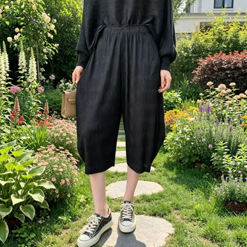 Miyake Pleated Pants Women 2026 Summer New Simple Solid Color Capri Trousers Loose Casual Elegant Versatile Women Wide-Leg Pants
Miyake Pleated Pants Women 2026 Summer New Simple Solid Color Capri Trousers Loose Casual Elegant Versatile Women Wide-Leg Pants