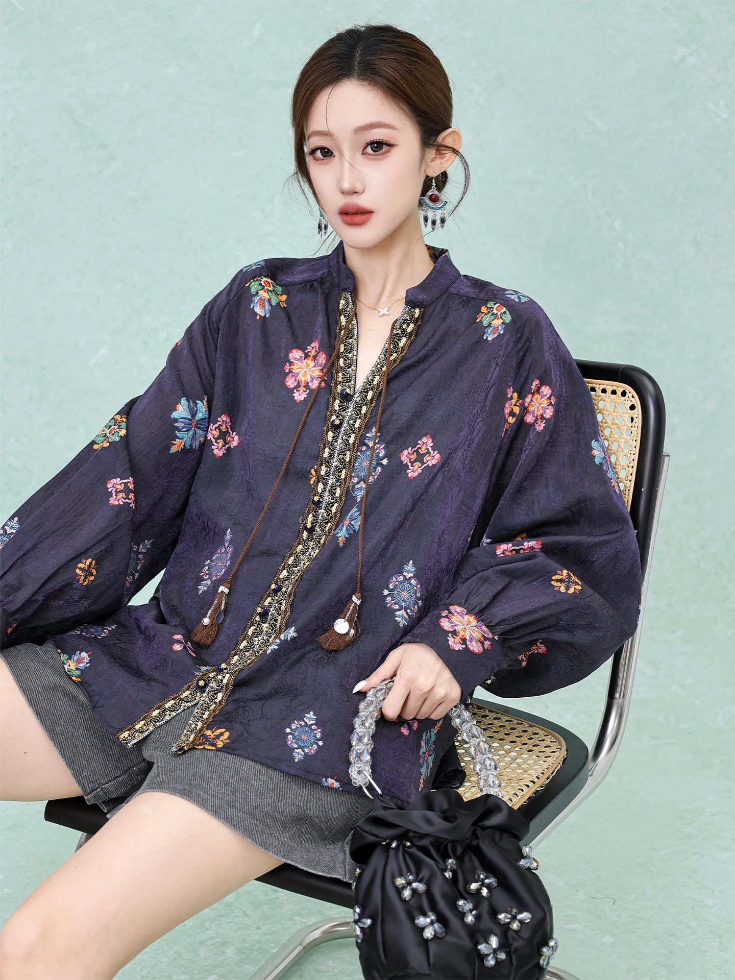 Elegant Long Sleeve Embroidered Shirt Women's Slim Fit Breathable Lenzing Fiber New Chinese Style Pearl Tube Top Thin Shirt
Elegant Long Sleeve Embroidered Shirt Women's Slim Fit Breathable Lenzing Fiber New Chinese Style Pearl Tube Top Thin Shirt