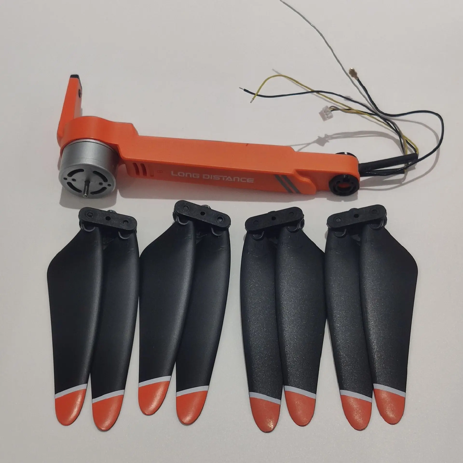 Front Right Brushless Motor Arm B + 4PCS CW CCW Propellers Folding Blade Accessories Kit for JJR/C X17 GPS RC Drone Quadcopter
Front Right Brushless Motor Arm B + 4PCS CW CCW Propellers Folding Blade Accessories Kit for JJR/C X17 GPS RC Drone Quadcopter