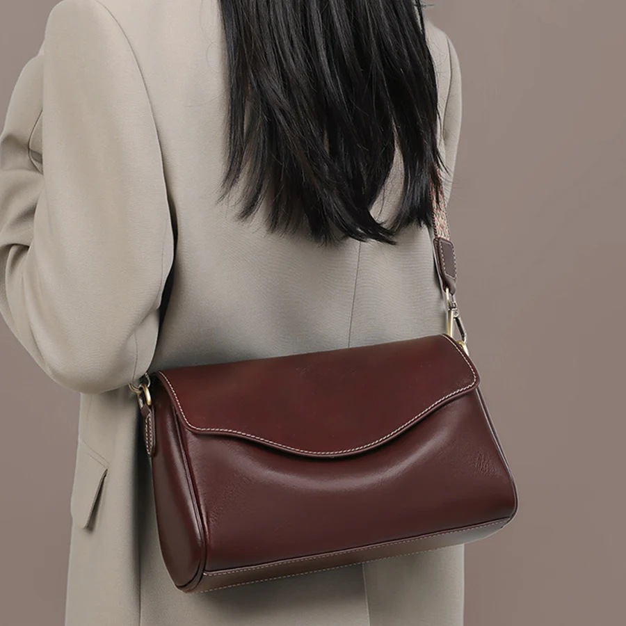 Female purse flap handbag autumn/winter new pu leather crossbody messenger bag large capacity single shoulder pillow bag winered
Female purse flap handbag autumn/winter new pu leather crossbody messenger bag large capacity single shoulder pillow bag winered