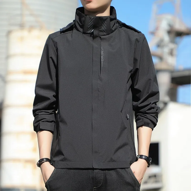 New men's lightweight windproof and waterproof outerwear with a hooded raincoat, suitable for camping, hiking and trekking.
New men's lightweight windproof and waterproof outerwear with a hooded raincoat, suitable for camping, hiking and trekking.