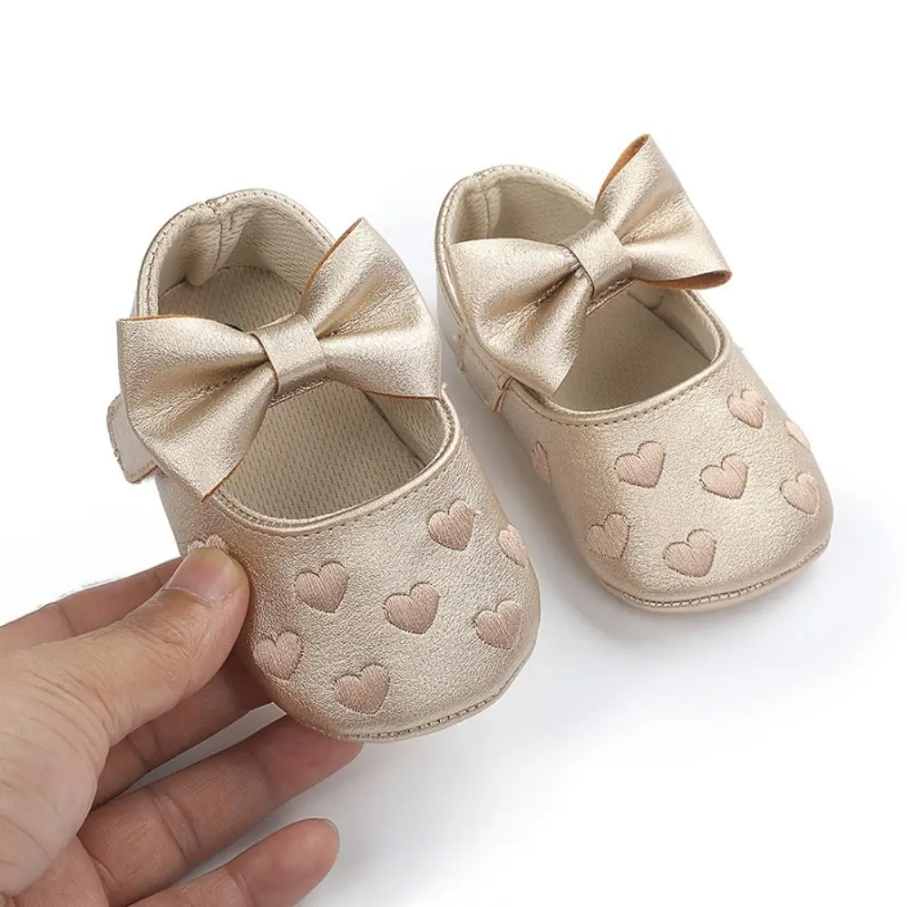 Non-slip Leather Baby Shoes Love Bow Soft Material Toddler Shoes Multicolor Lightweight Newborn First Walkers Daily Wear 
Non-slip Leather Baby Shoes Love Bow Soft Material Toddler Shoes Multicolor Lightweight Newborn First Walkers Daily Wear