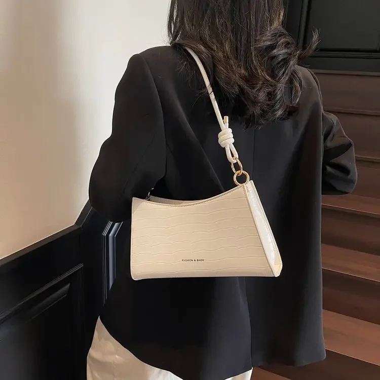 2025 Minimalist PU Crossbody Bag Women Adjustable Strap Commute Essentials Lightweight Niche Design All-Season Underarm Purse
2025 Minimalist PU Crossbody Bag Women Adjustable Strap Commute Essentials Lightweight Niche Design All-Season Underarm Purse