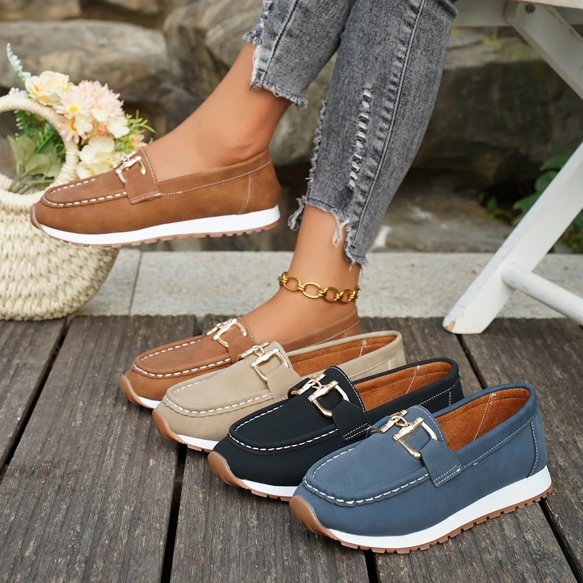 2025 Thick-soled Casual Sports Shoes for Women with Metal Chains, Summer New Large-sized Export Women's Single Shoes
2025 Thick-soled Casual Sports Shoes for Women with Metal Chains, Summer New Large-sized Export Women's Single Shoes