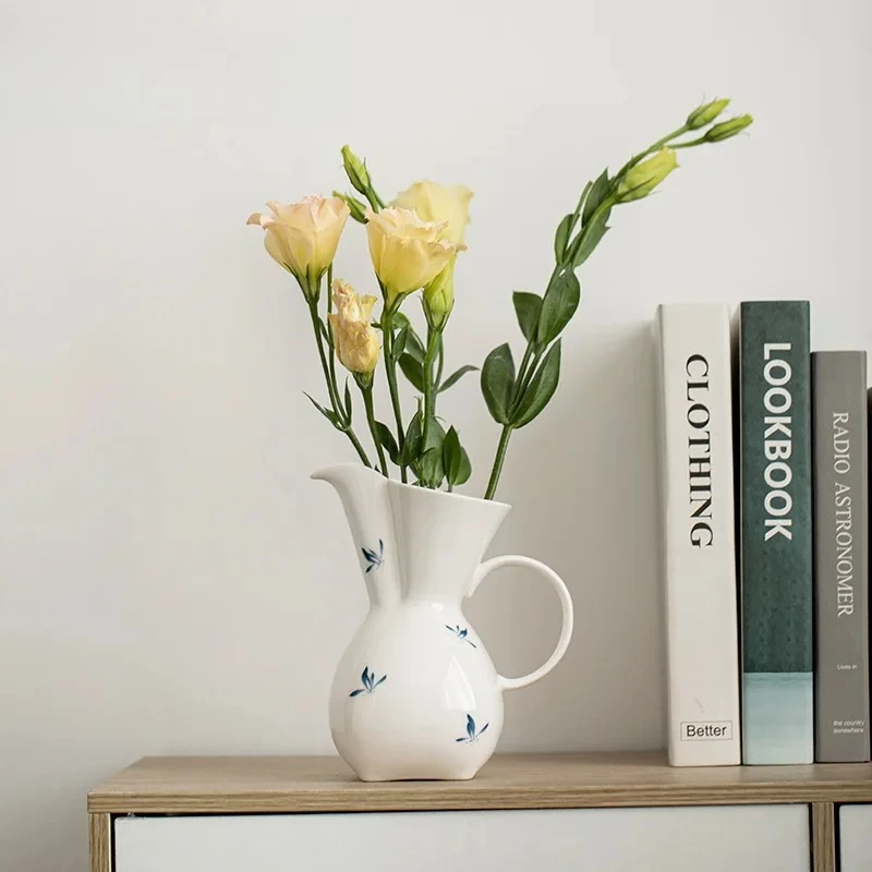 Pure Hand Butterfly Butterfly Orchid Ceramic Flower Pot Creative Cold Water Pot Flower Basket Flower Arrangement Ornaments Craft
Pure Hand Butterfly Butterfly Orchid Ceramic Flower Pot Creative Cold Water Pot Flower Basket Flower Arrangement Ornaments Craft