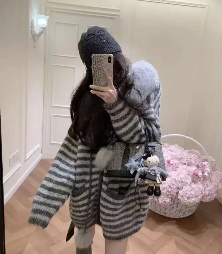 Зимний корейский модный стиль, теплый трикотаж, кардиган, шикарный меховой вязаный свитер с капюшоном, шикарное однотонное элегантное пальто с длинными рукавами, наряды
Зимний корейский модный стиль, теплый трикотаж, кардиган, шикарный меховой вязаный свитер с капюшоном, шикарное однотонное элегантное пальто с длинными рукавами, наряды