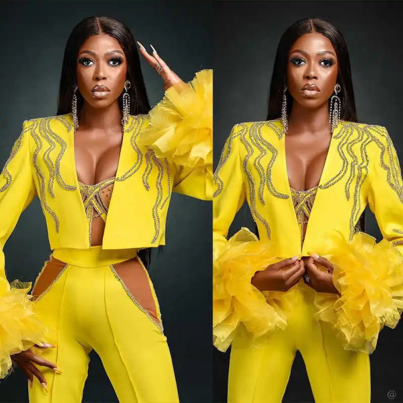 Fashion Rhinestones Woman Suits 2 Pieces Blazer Pants Crystal Ruffle Office Lady Jacket Wedding Party Wear Customized
Fashion Rhinestones Woman Suits 2 Pieces Blazer Pants Crystal Ruffle Office Lady Jacket Wedding Party Wear Customized