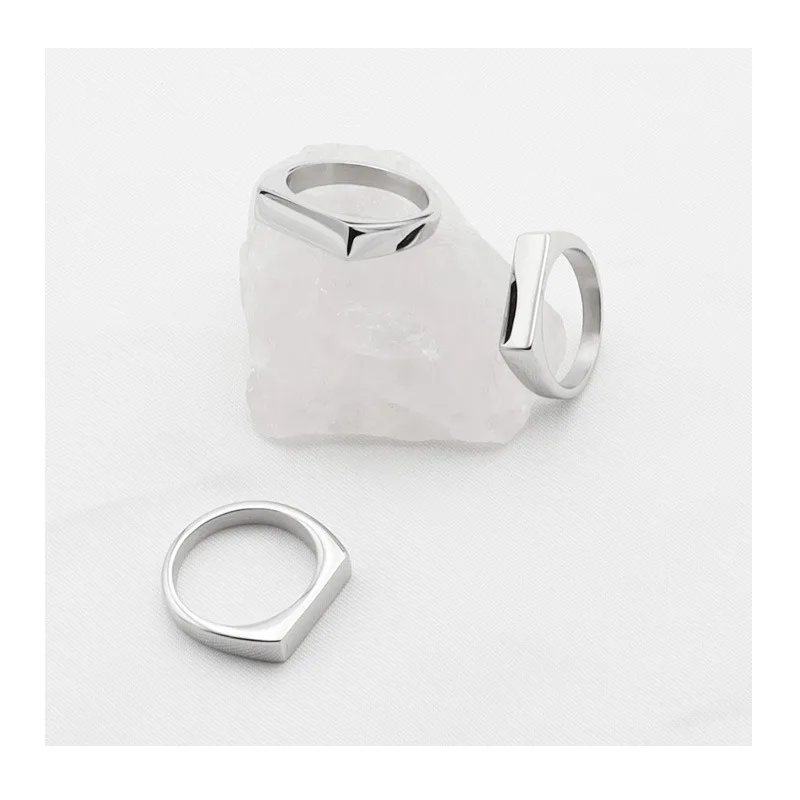New Style Couple Ring Stainless Steel Simple Fashion Titanium Steel Ring Minimalist Aesthetic Flat Ring
New Style Couple Ring Stainless Steel Simple Fashion Titanium Steel Ring Minimalist Aesthetic Flat Ring