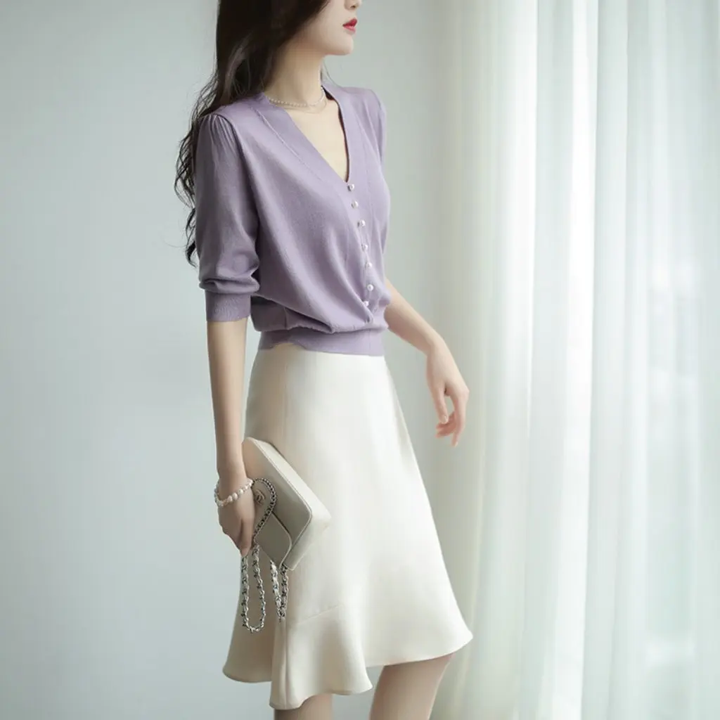 Women's Gentle Elegant V-Neck Top Pearl Button Short-Sleeve Loose Fit French Knitwear Thin Style Summer New Arrival
Women's Gentle Elegant V-Neck Top Pearl Button Short-Sleeve Loose Fit French Knitwear Thin Style Summer New Arrival