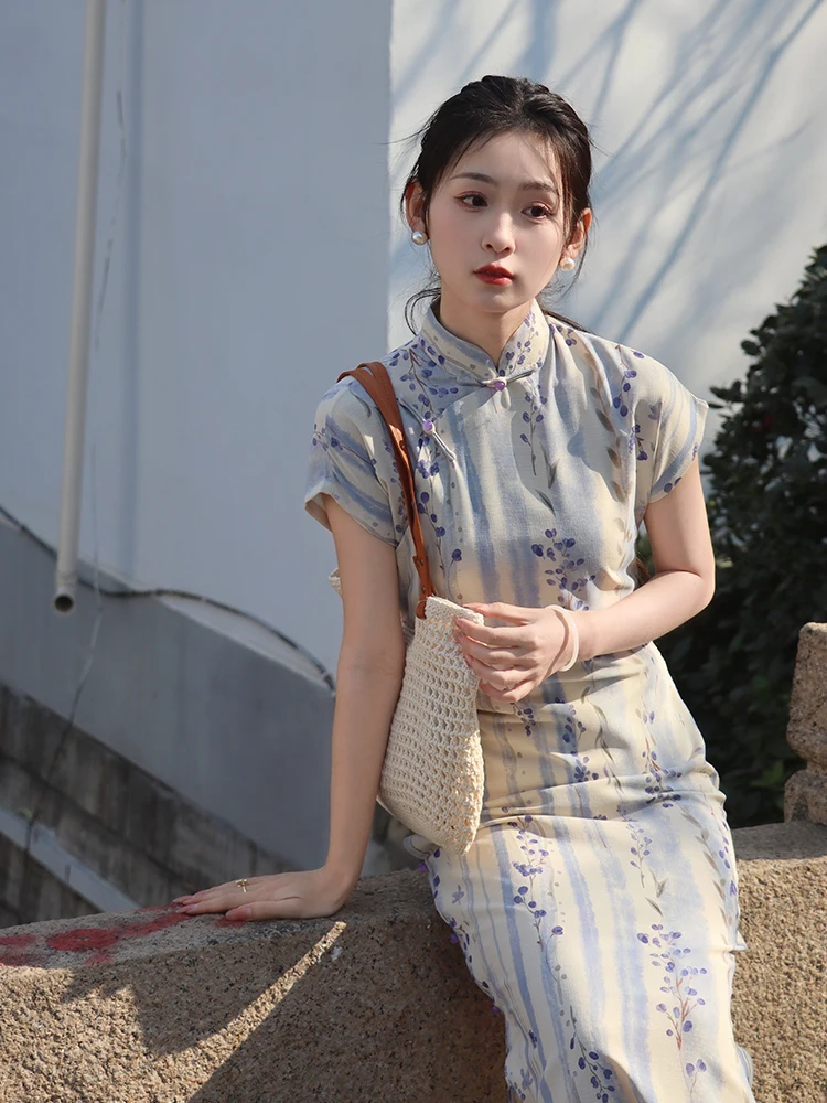 Молодежное художественное китайское платье с цветочным принтом, дышащее, легкое, с низким разрезом, коротким рукавом, для весны и лета
Молодежное художественное китайское платье с цветочным принтом, дышащее, легкое, с низким разрезом, коротким рукавом, для весны и лета