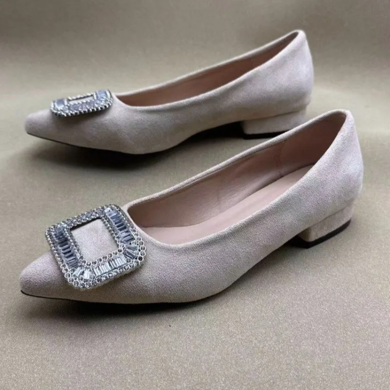 Flats Shoes Women Flash Diamond Buckle Pointed Flat Sole Single Shoe for Women's Work Shoes Comfortable for Work
Flats Shoes Women Flash Diamond Buckle Pointed Flat Sole Single Shoe for Women's Work Shoes Comfortable for Work