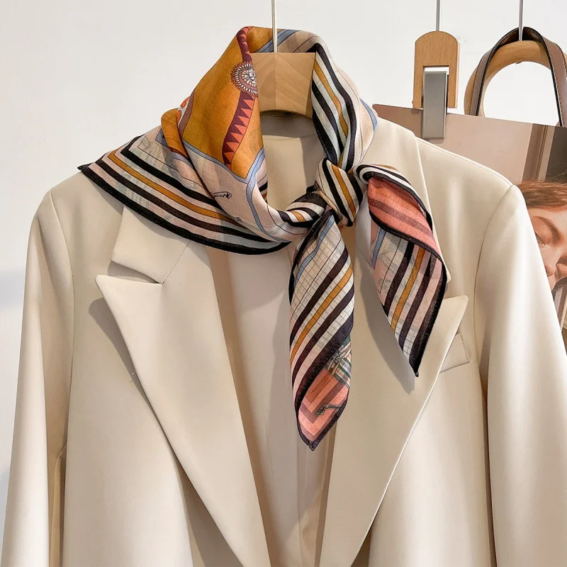 Spring New Personality Niche Plaid Steed Temperament square towel Windproof Breathable Women's Light Thin Neck Tie Silk Scarf
Spring New Personality Niche Plaid Steed Temperament square towel Windproof Breathable Women's Light Thin Neck Tie Silk Scarf
