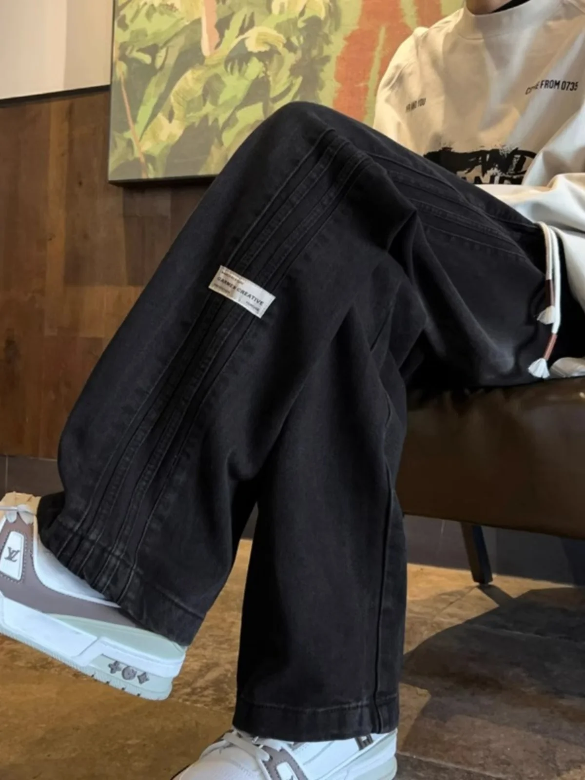 Мужские джинсы в американскую полоску в стиле ретро, весна 2025 года, новые модные брендовые джинсы с эластичной резинкой на талии, прямые широкие длинные брюки
Мужские джинсы в американскую полоску в стиле ретро, весна 2025 года, новые модные брендовые джинсы с эластичной резинкой на талии, прямые широкие длинные брюки