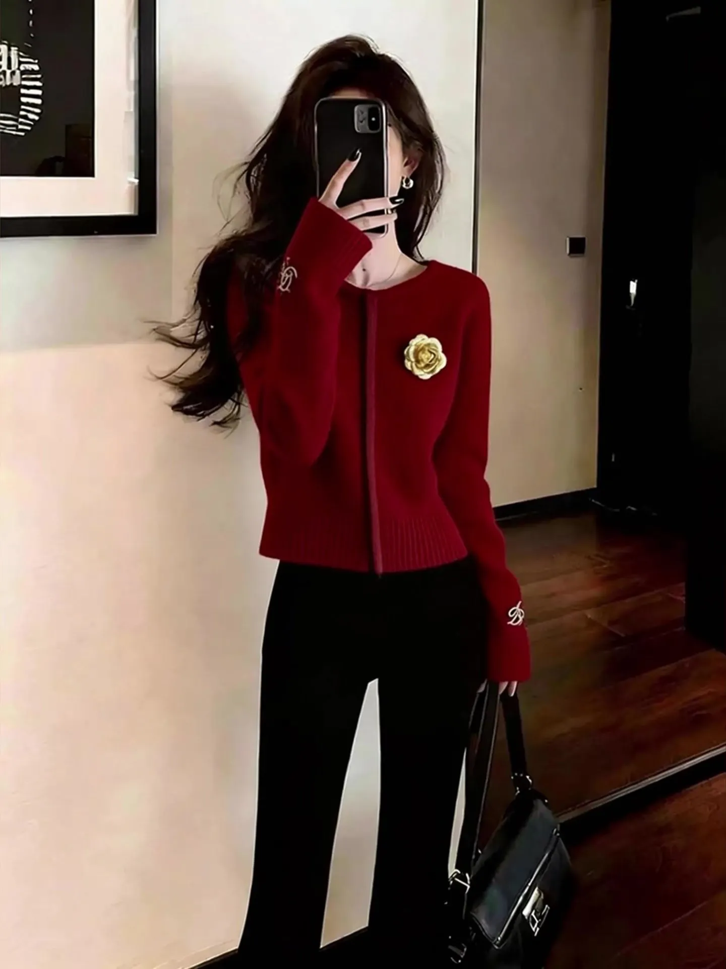 Red Long Sve Open Cardigan Knitwear Faionable Korean Sle Winter 2025 Slimming Versatile Metal Bule Decorated Knitwear
Red Long Sve Open Cardigan Knitwear Faionable Korean Sle Winter 2025 Slimming Versatile Metal Bule Decorated Knitwear
