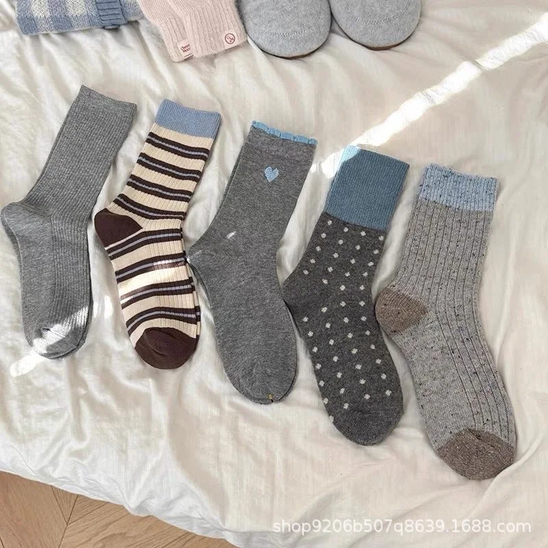 2 Pairs Korean Style Autumn Winter Thick Socks Vibe Cozy Footwear for Outdoor, Stylish Layering Essential with Serene Aesthetic
2 Pairs Korean Style Autumn Winter Thick Socks Vibe Cozy Footwear for Outdoor, Stylish Layering Essential with Serene Aesthetic