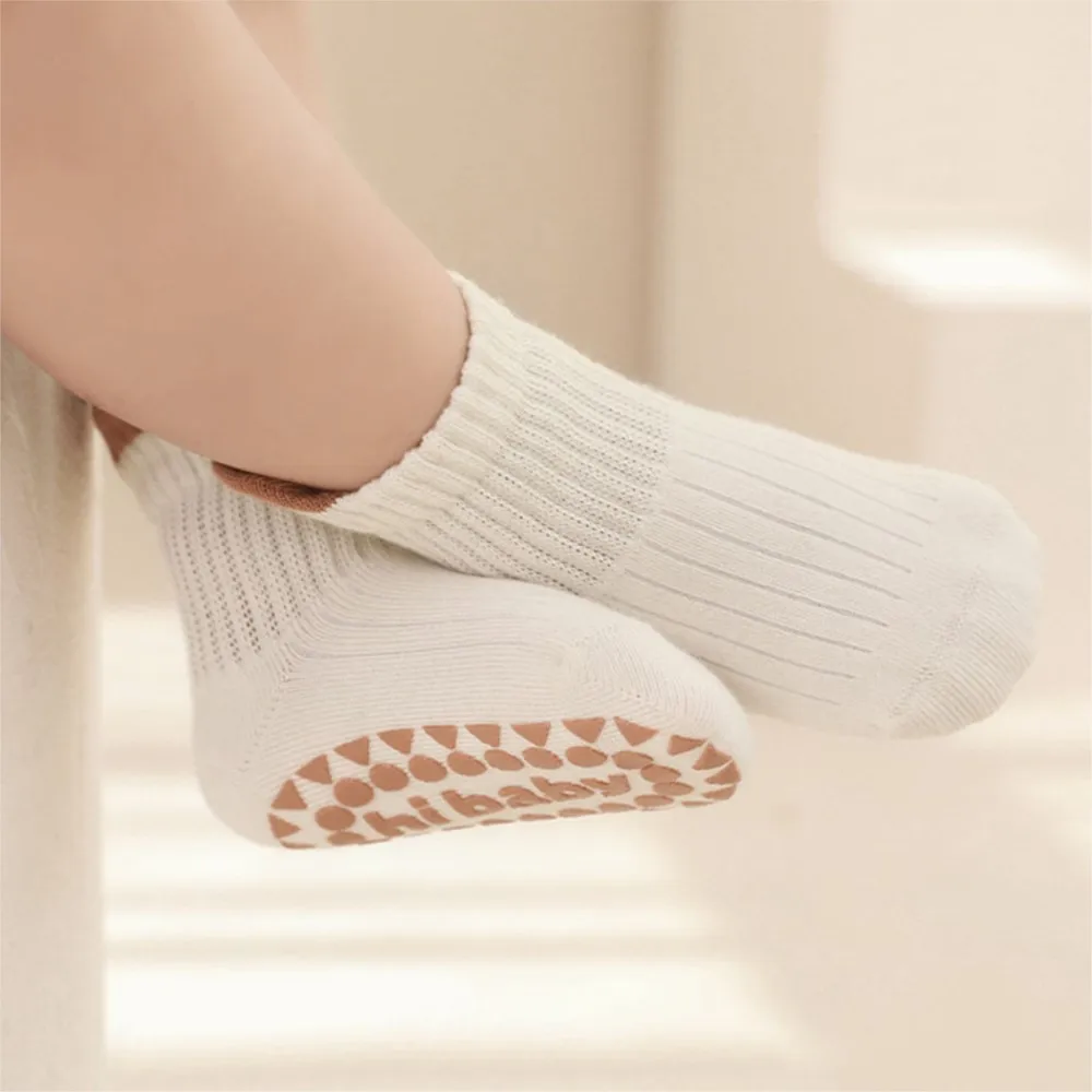 New cotton spring and summer combed cotton socks in floor socks boneless baby toddler indoor anti-slip.
New cotton spring and summer combed cotton socks in floor socks boneless baby toddler indoor anti-slip.