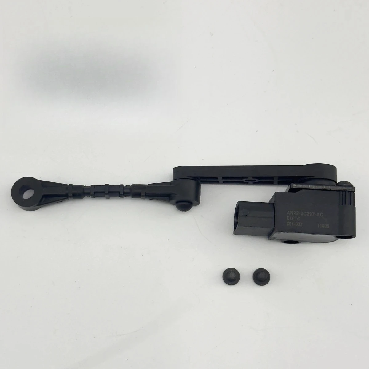 Датчик высоты автомобиля LR019137 LR020155 RQH500071 для Land Rover Discovery 3 2005 - 2009 CLASSIC
Датчик высоты автомобиля LR019137 LR020155 RQH500071 для Land Rover Discovery 3 2005 - 2009 CLASSIC
