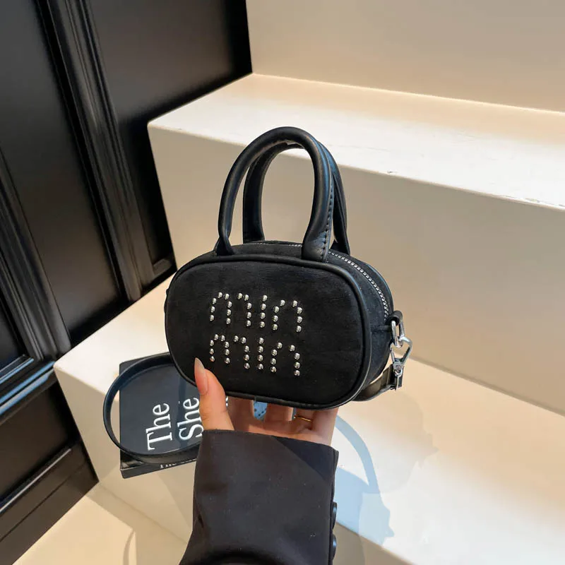 Новинка 2023 года, женская винтажная матовая кожаная сумка через плечо, кошелек через плечо с регулируемым ремешком, универсальная сумка для повседневного и повседневного использования
Новинка 2023 года, женская винтажная матовая кожаная сумка через плечо, кошелек через плечо с регулируемым ремешком, универсальная сумка для повседневного и повседневного использования