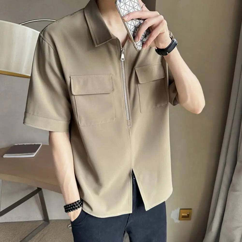 Solid Color Lapel Shirt Streetwear Men's Cargo Shirt Half Zipper Split Hem Chest Pockets Stylish Short Sleeve Top for Daily Wear
Solid Color Lapel Shirt Streetwear Men's Cargo Shirt Half Zipper Split Hem Chest Pockets Stylish Short Sleeve Top for Daily Wear