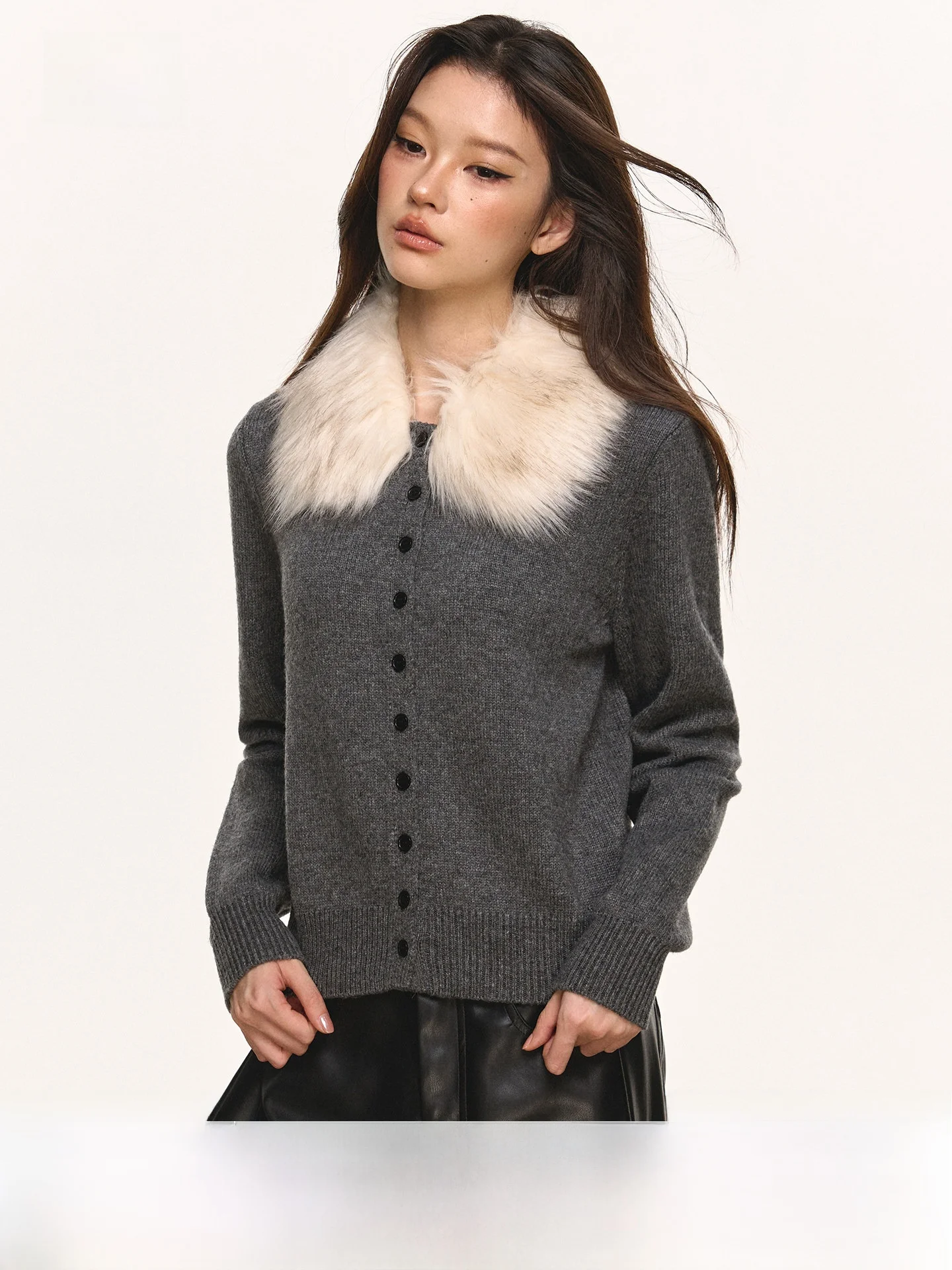 Anna Aneae Women's Knitted ort Svel Cardigan Coat with Fur Collar in ey for Spring Autumn Season High Quali Fai...
Anna Aneae Women's Knitted ort Svel Cardigan Coat with Fur Collar in ey for Spring Autumn Season High Quali Fai...