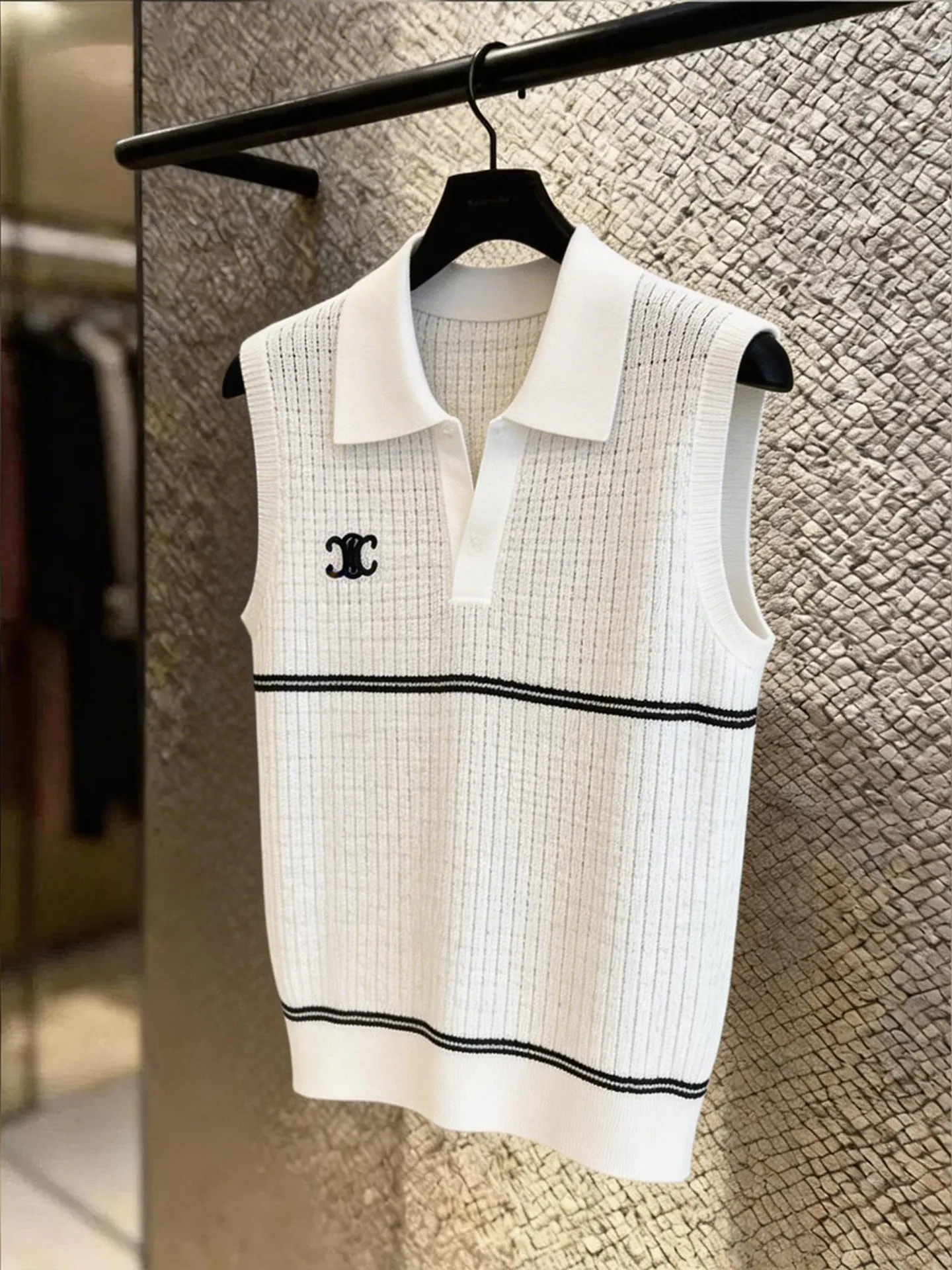 Retro Neck Sleeveless Knitted Vest Women's Slimming Embroidered Striped Shoulder Top Korean Style Commute Fashion
Retro Neck Sleeveless Knitted Vest Women's Slimming Embroidered Striped Shoulder Top Korean Style Commute Fashion
