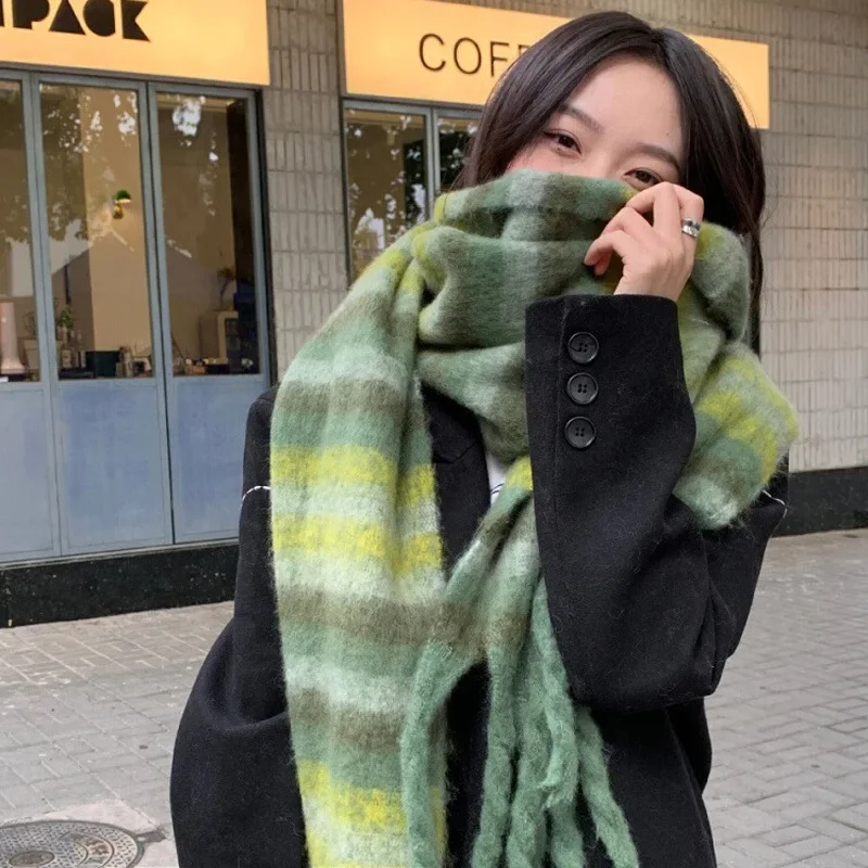 Vintage Green Striped Scarf Women's Winter 2024 New Hoop Tulle Scarf Thickened Warm Student Shawl
Vintage Green Striped Scarf Women's Winter 2024 New Hoop Tulle Scarf Thickened Warm Student Shawl