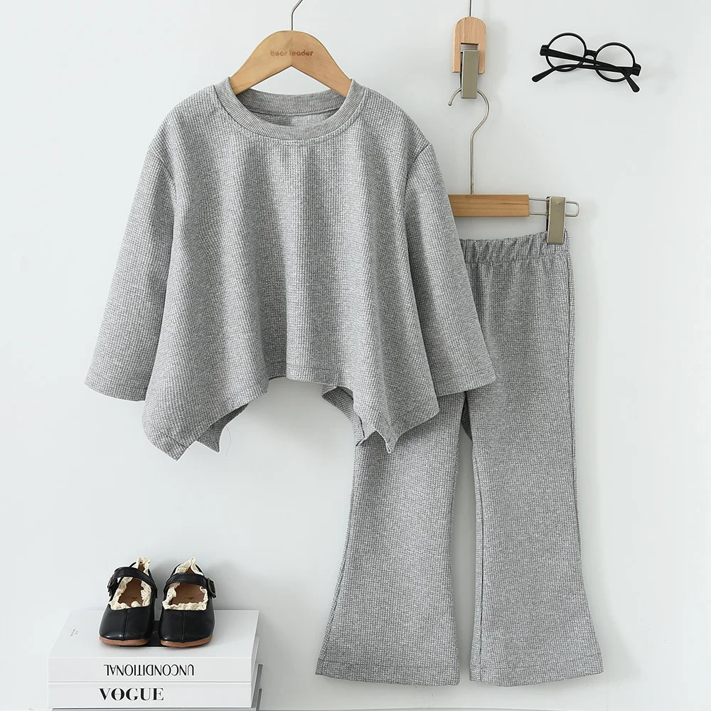 Autumn New Children's Sets Solid Color Long Sleeved Top + Pants Two-piece Set Spring Casual Girls clothes 2-6 Years Old
Autumn New Children's Sets Solid Color Long Sleeved Top + Pants Two-piece Set Spring Casual Girls clothes 2-6 Years Old