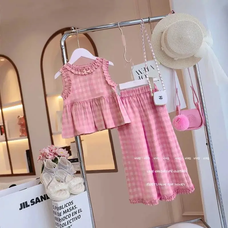 Girls' suit summer dress new foreign style cute children's little girl sleeveless top wide-leg pants plaid two-piece set trendy
Girls' suit summer dress new foreign style cute children's little girl sleeveless top wide-leg pants plaid two-piece set trendy
