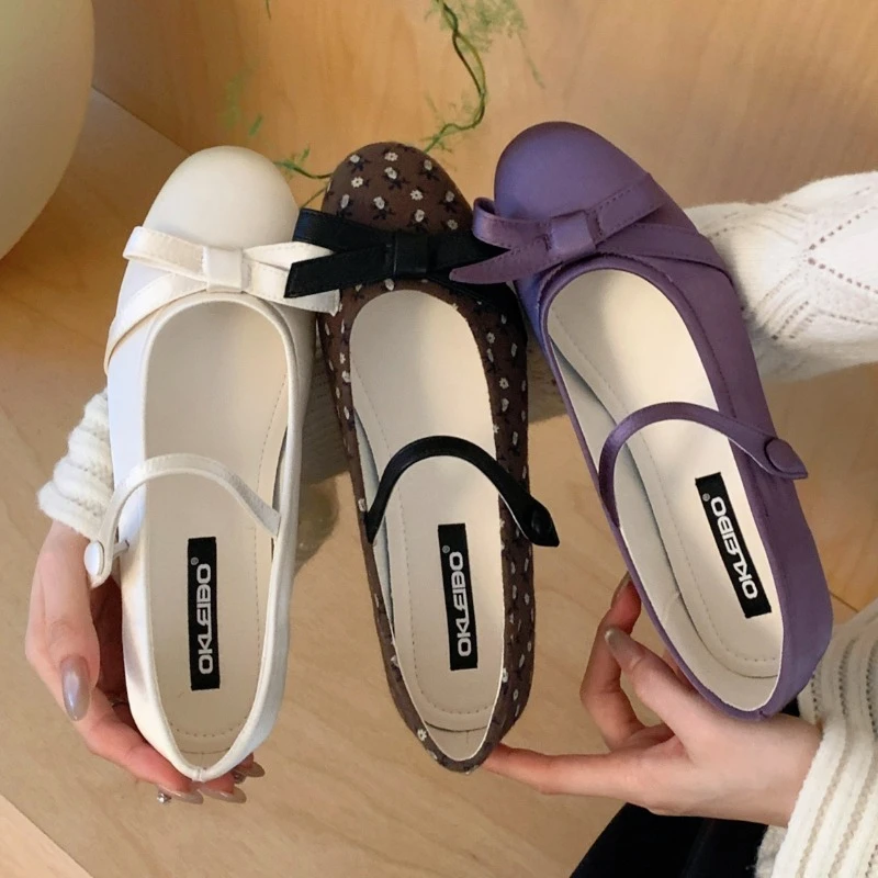 Elegant Round Toe Satin Mary Jane Shoe Women Sweet Bow Decorative Print Design Low Heel Pumps Light Comfortable Soft Sole Flats
Elegant Round Toe Satin Mary Jane Shoe Women Sweet Bow Decorative Print Design Low Heel Pumps Light Comfortable Soft Sole Flats
