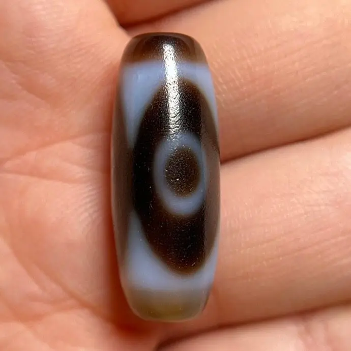 Tibetan White/Black Magic Snail 3 Eyes Totem Ancient Weathered Oily Old Agate DZI Beads For Men&Women Jewelry
Tibetan White/Black Magic Snail 3 Eyes Totem Ancient Weathered Oily Old Agate DZI Beads For Men&Women Jewelry