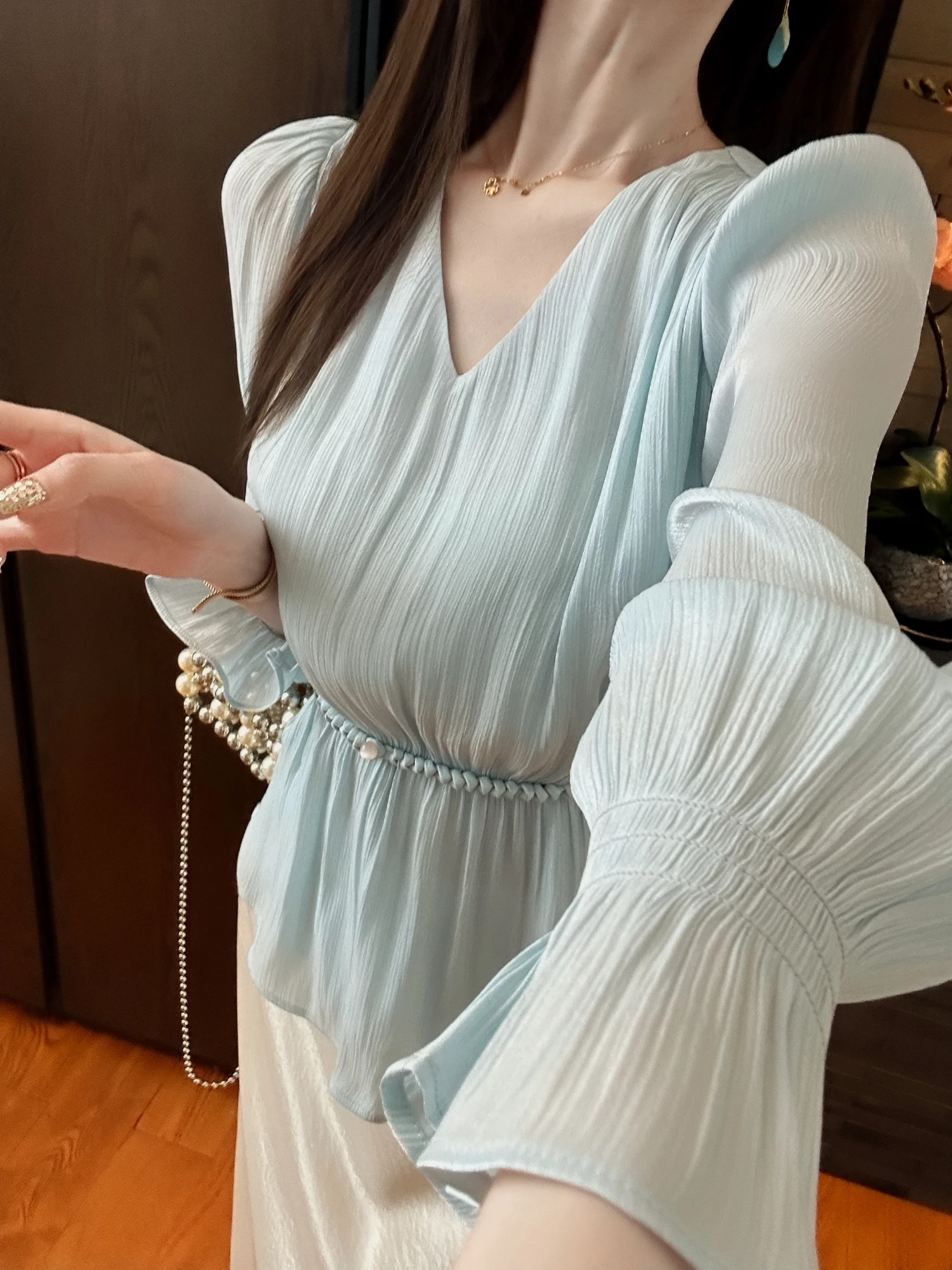 Женская блузка You See Early Autumn V-ne свободного кроя, синяя, с плиссированной текстурой, с завышенной талией, повседневная, с длинным рукавом
Женская блузка You See Early Autumn V-ne свободного кроя, синяя, с плиссированной текстурой, с завышенной талией, повседневная, с длинным рукавом