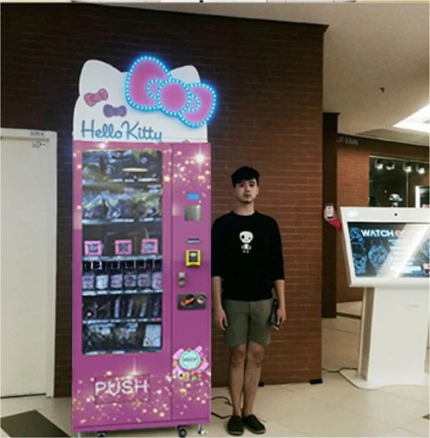 Glasses bag vending machine for hair products
Glasses bag vending machine for hair products