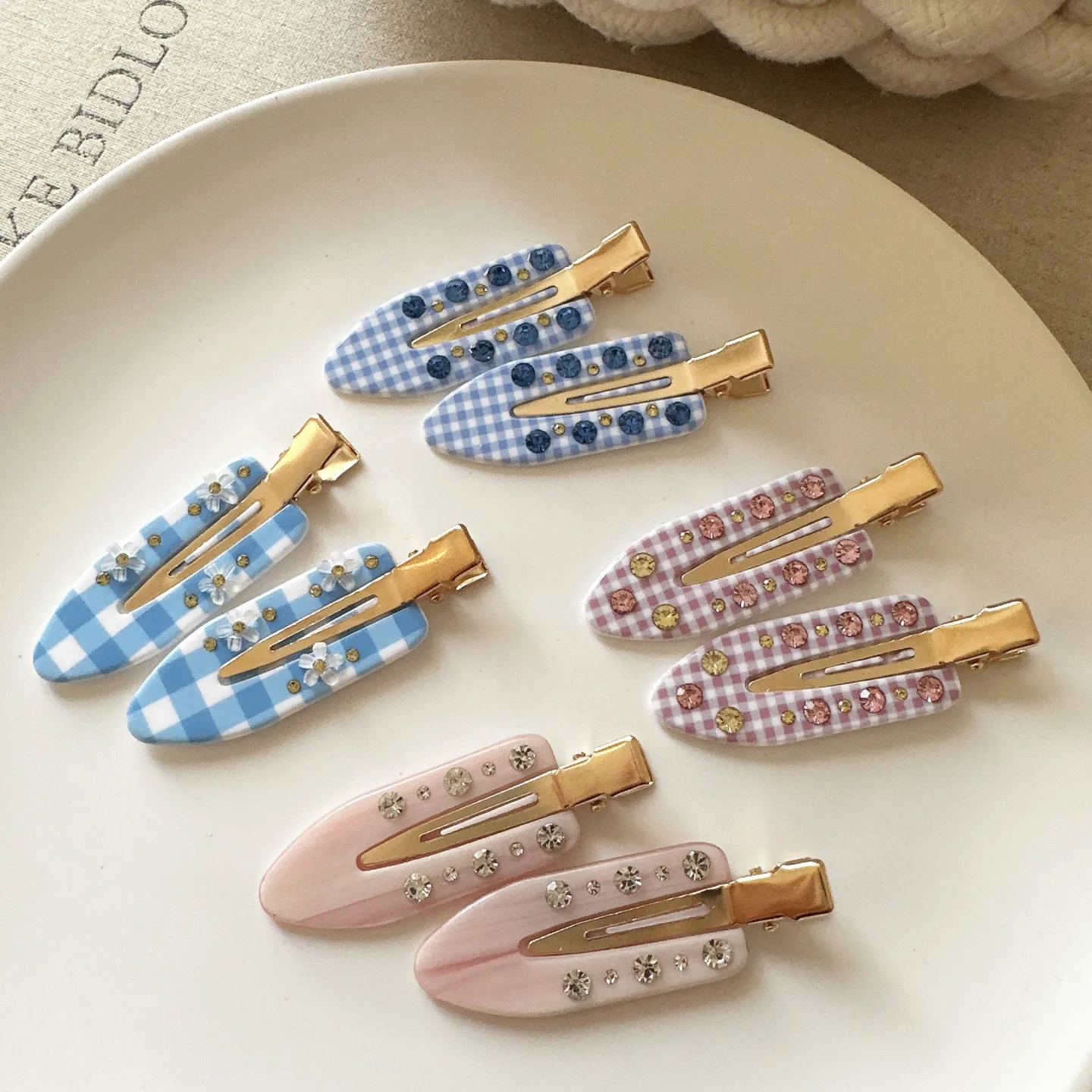 Plaid Print Rhinestone Barrettes Invisible Side Clips for Women Sweet Girl Bang Holder Broken Hair Fix Non Slip Portable
Plaid Print Rhinestone Barrettes Invisible Side Clips for Women Sweet Girl Bang Holder Broken Hair Fix Non Slip Portable