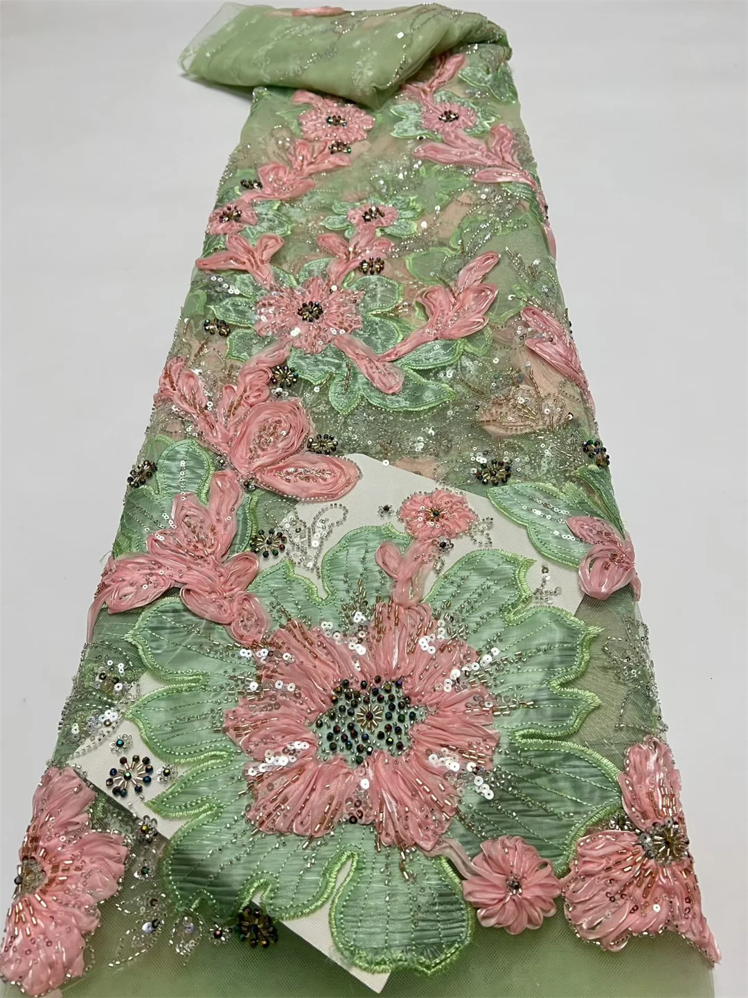 Элитная французская сетчатая ткань с бисером и кружевом 2026: высококачественные африканские кружевные ткани с пайетками для свадебных платьев в нигерийском стиле
Элитная французская сетчатая ткань с бисером и кружевом 2026: высококачественные африканские кружевные ткани с пайетками для свадебных платьев в нигерийском стиле