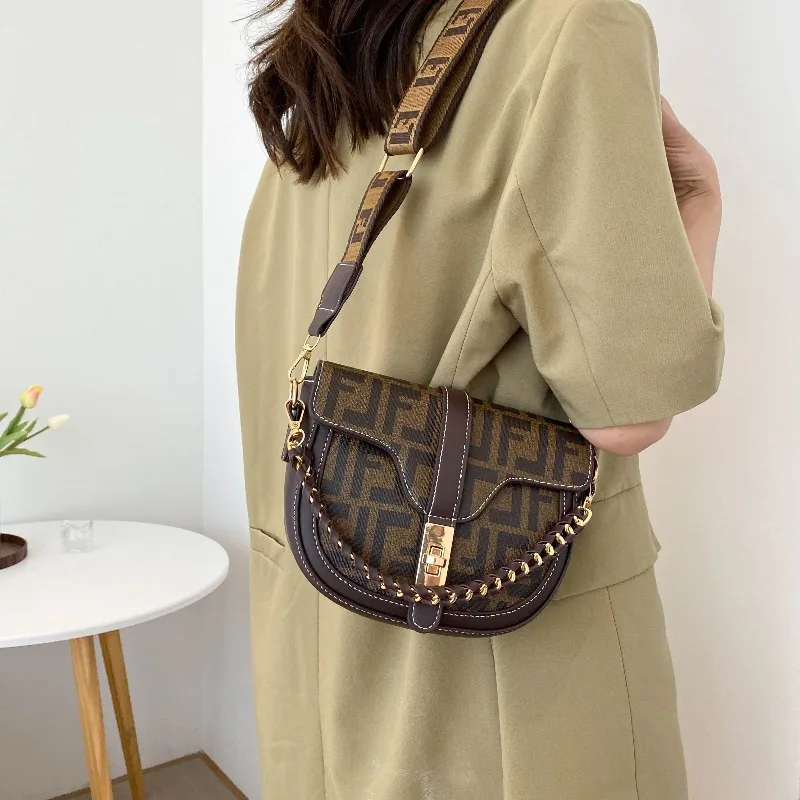 Distinguished French Style Handbag 2025 New Collection - High-End Exquisite Trendy Crossbody Bag for Light Luxury Ladies 
Distinguished French Style Handbag 2025 New Collection - High-End Exquisite Trendy Crossbody Bag for Light Luxury Ladies