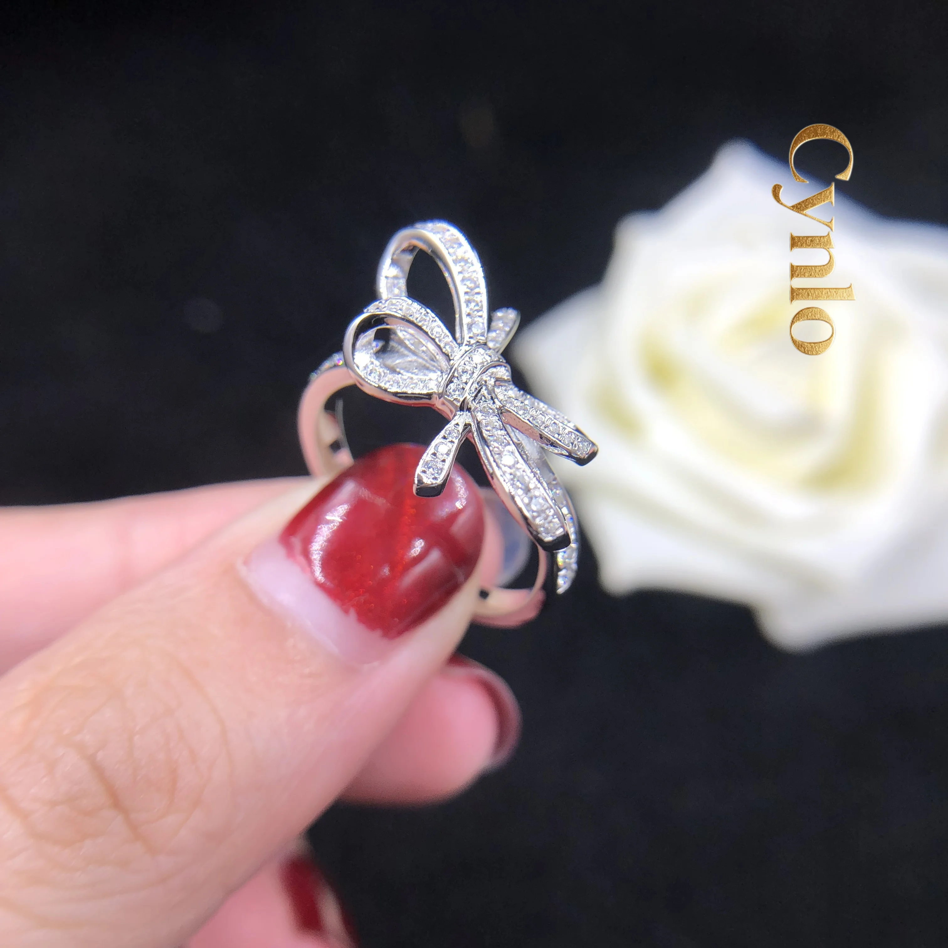 Cynlo Jewelry Elegant Bow Patten Diamond Ring for Women Wedding Jewelry Solid Platinum 950 Ring R111
Cynlo Jewelry Elegant Bow Patten Diamond Ring for Women Wedding Jewelry Solid Platinum 950 Ring R111