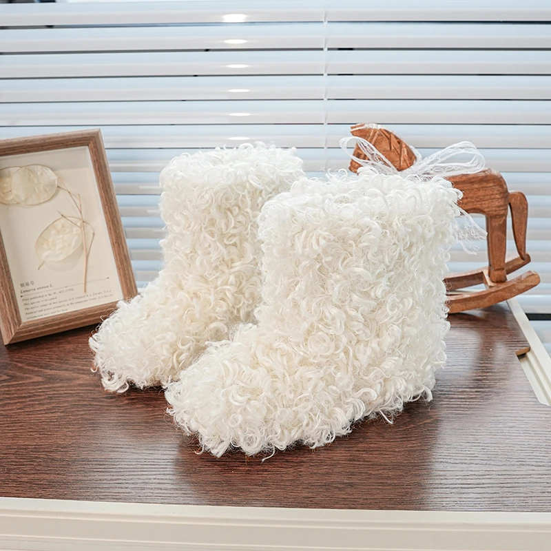 Детские сапоги принцессы, однотонные универсальные детские повседневные короткие сапоги, замшевые теплые зимние ботинки 2025 года, новые термосапоги для девочек, мягкие милые
Детские сапоги принцессы, однотонные универсальные детские повседневные короткие сапоги, замшевые теплые зимние ботинки 2025 года, новые термосапоги для девочек, мягкие милые