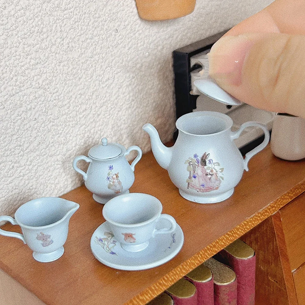 5Pcs 1/12 Dollhouse Miniature Ceramic Teapot Mini Tea Set Model Toy for Doll House Accessories Decoration ob11
5Pcs 1/12 Dollhouse Miniature Ceramic Teapot Mini Tea Set Model Toy for Doll House Accessories Decoration ob11