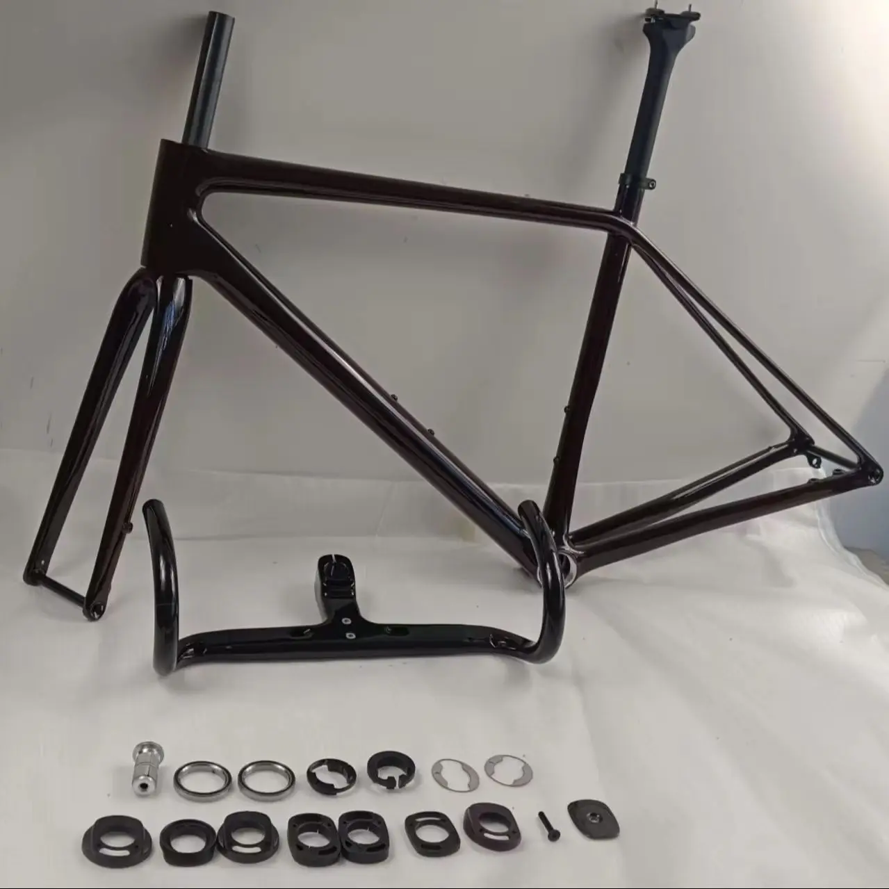 COFFE RED MICROCK Superlight Ultrlight Full Carbon Fiber T1100 Road Bike Frame Internal Routing Cable Lines 580g with handlebar
COFFE RED MICROCK Superlight Ultrlight Full Carbon Fiber T1100 Road Bike Frame Internal Routing Cable Lines 580g with handlebar