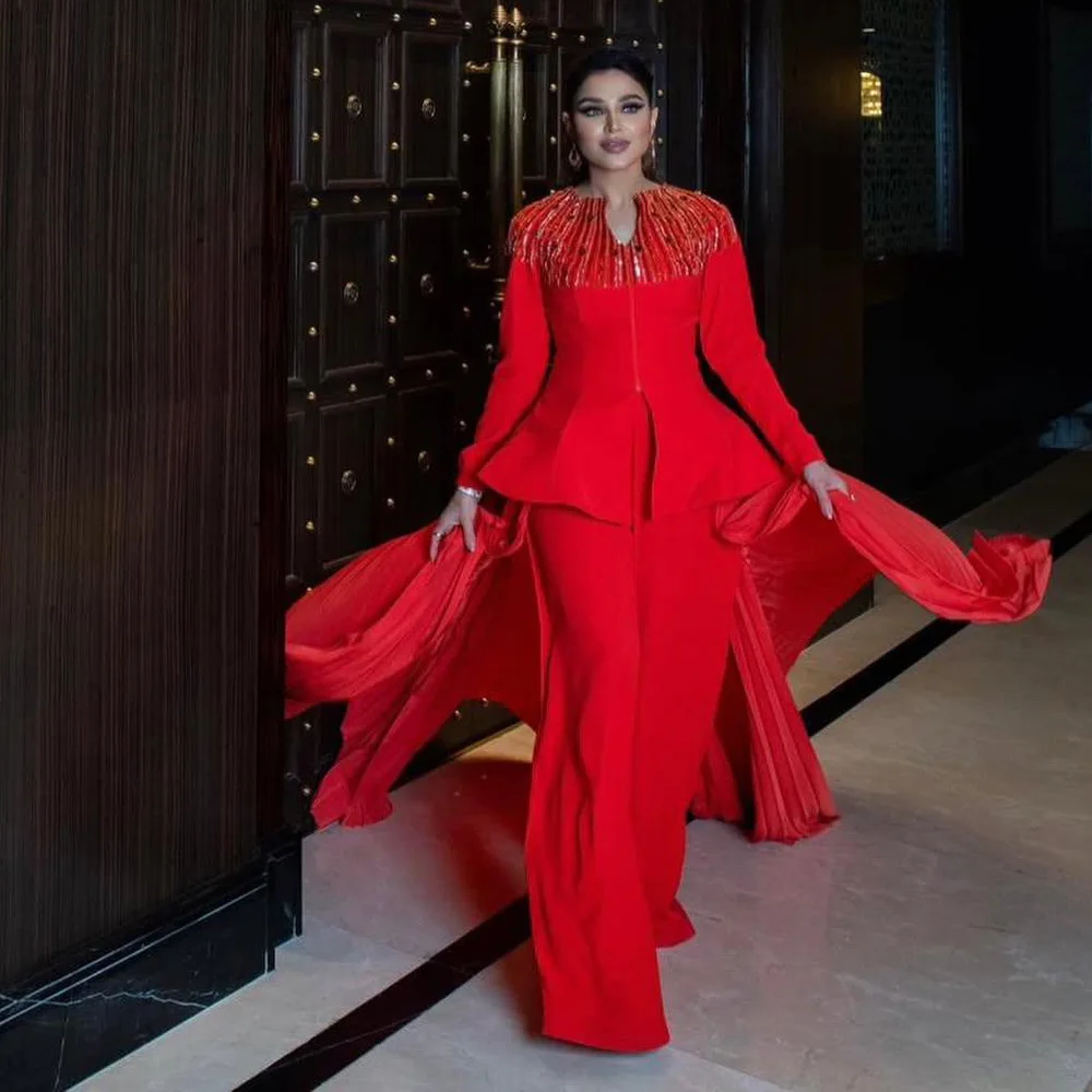 Индивидуальный вечерний костюм с бисерной отделкой на вырезе, состоящий из двух предметов: плиссированный комплект с брюками и V-образным вырезом, А-силуэт, для особых случаев
Индивидуальный вечерний костюм с бисерной отделкой на вырезе, состоящий из двух предметов: плиссированный комплект с брюками и V-образным вырезом, А-силуэт, для особых случаев