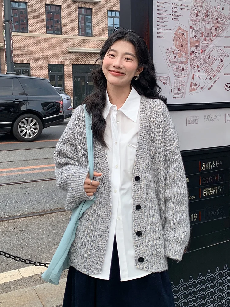 Утепленное белое пальто-свитер оверсайз для женщин: новинка весна-зима, стильное, красивое, уютное, теплое, с функцией подогрева
Утепленное белое пальто-свитер оверсайз для женщин: новинка весна-зима, стильное, красивое, уютное, теплое, с функцией подогрева