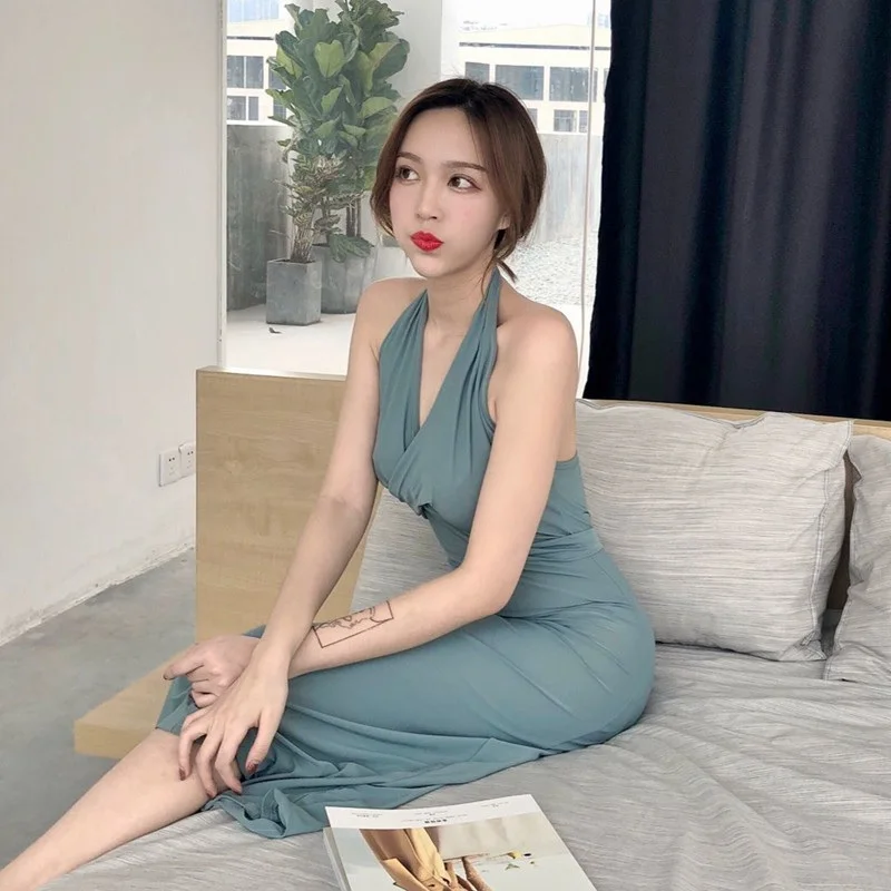 Bandage Bodycon Halter Dress Woman Summer Backless Dresses 2021 Vintage V-neck Midi Dress Ladies Elegant Night Club Party Dress
Bandage Bodycon Halter Dress Woman Summer Backless Dresses 2021 Vintage V-neck Midi Dress Ladies Elegant Night Club Party Dress