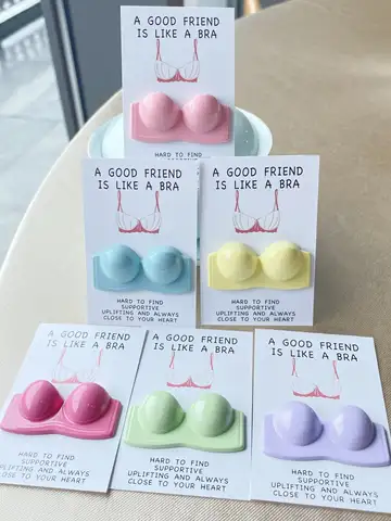 Cartão de incentivo infilante: um bom amigo é como um sutiã – perfeito para ano novo, carnaval, ação de graças, natal, dia das bruxas