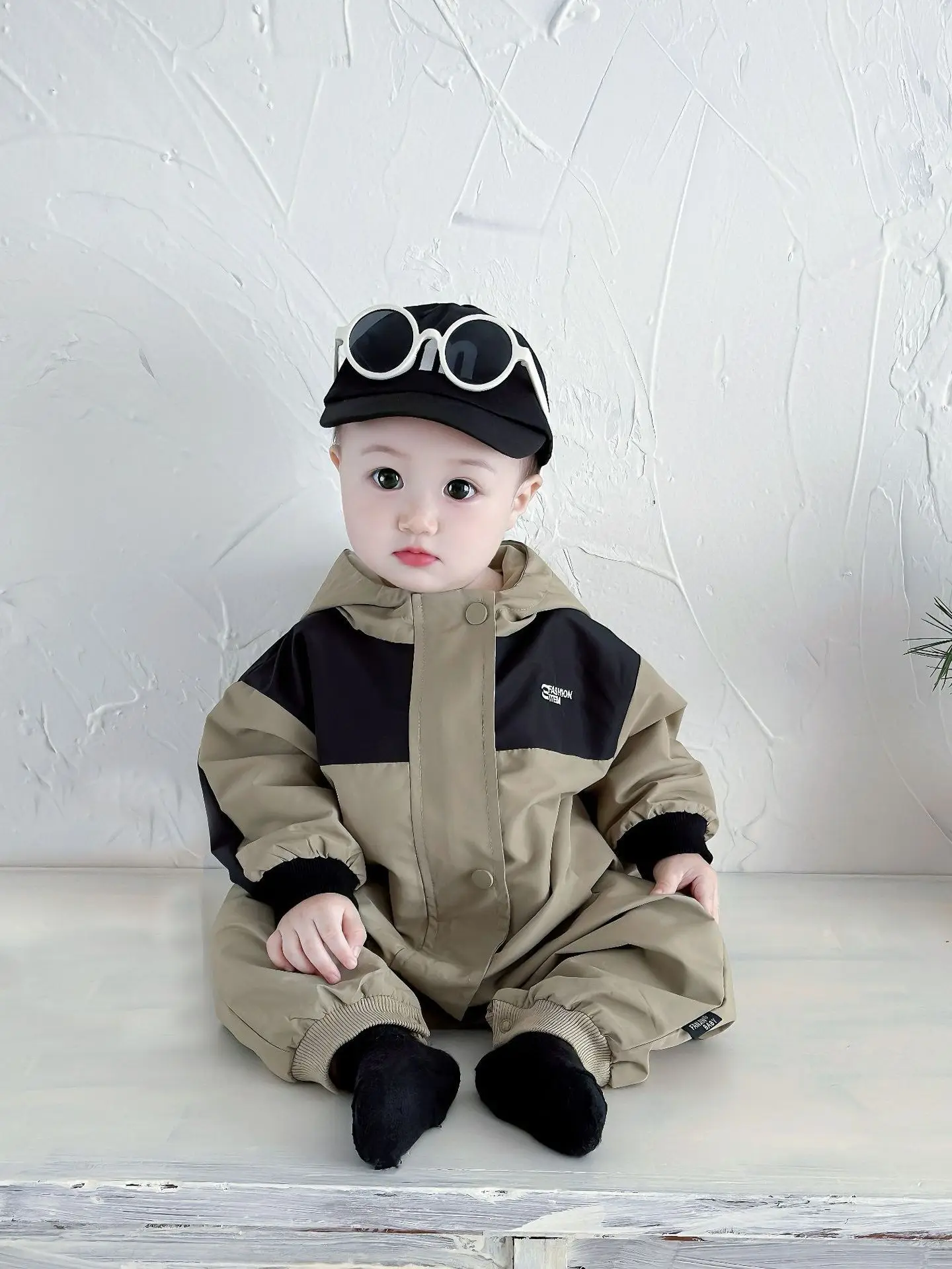 Милый наряд для маленьких мальчиков, осенне-весенний джинсовый комбинезон с капюшоном, одежда для прогулок на выход, прямые брюки для поездок на работу
Милый наряд для маленьких мальчиков, осенне-весенний джинсовый комбинезон с капюшоном, одежда для прогулок на выход, прямые брюки для поездок на работу