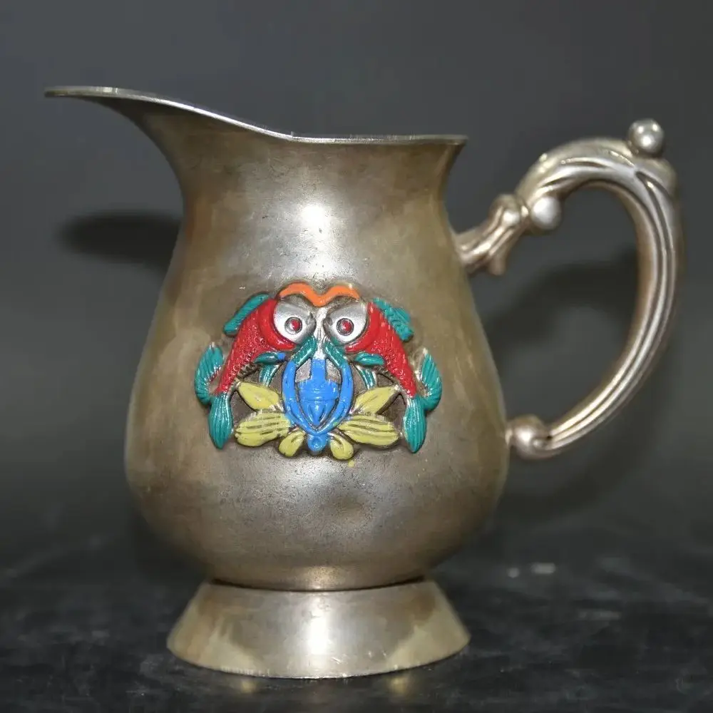 Classical white copper painted and burned blue every year, there are fish glasses, desktop ornaments, film and television props.
Classical white copper painted and burned blue every year, there are fish glasses, desktop ornaments, film and television props.