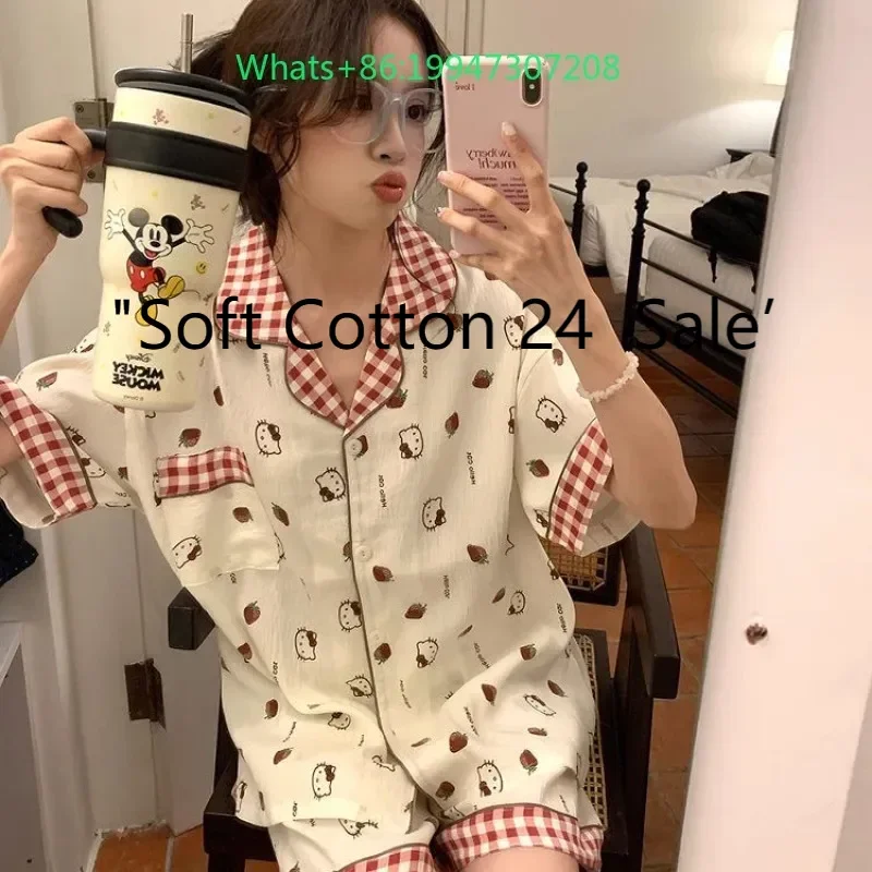 Summer white lapel sweetheart cartoon Hello Kitty printed pajamas women's short-sleeved shorts can be worn outside loungewear
Summer white lapel sweetheart cartoon Hello Kitty printed pajamas women's short-sleeved shorts can be worn outside loungewear
