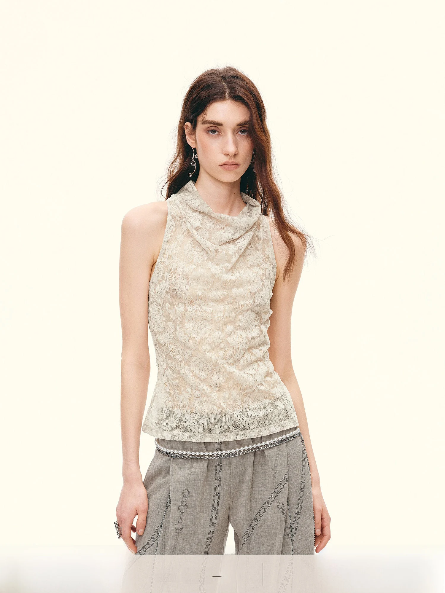 Fuzhen Modern Summer Floral Embroidery Flocking Vest Top Women's Fashion French Style Slim Fit Hanging Neck Lineless Shirt
Fuzhen Modern Summer Floral Embroidery Flocking Vest Top Women's Fashion French Style Slim Fit Hanging Neck Lineless Shirt