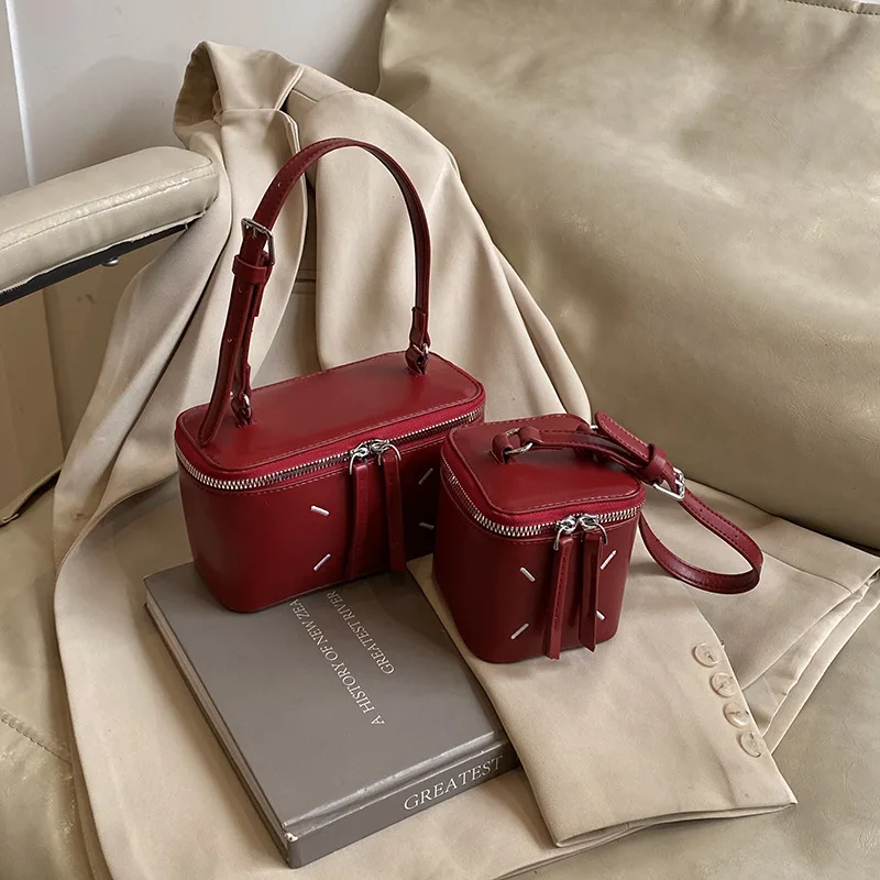 Simple Square Box Bag Fashion Versatile Crossbody Bag Women's 2025 Spring New Chic Design Single Shoulder Small Square Bag
Simple Square Box Bag Fashion Versatile Crossbody Bag Women's 2025 Spring New Chic Design Single Shoulder Small Square Bag