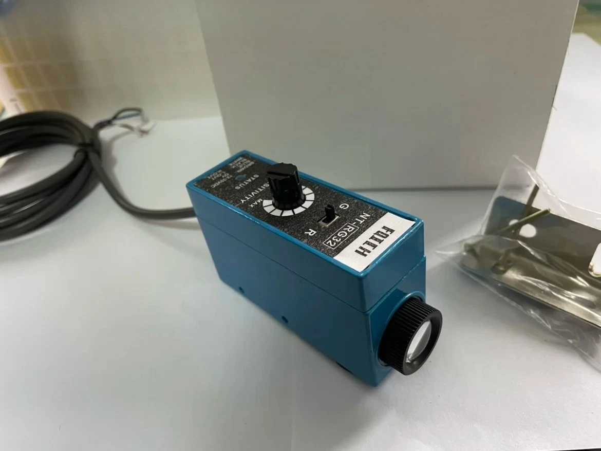 NT-RG32 color mark photoelectric switch bag making machine, deviation correction electric eye, color mark sensor
NT-RG32 color mark photoelectric switch bag making machine, deviation correction electric eye, color mark sensor