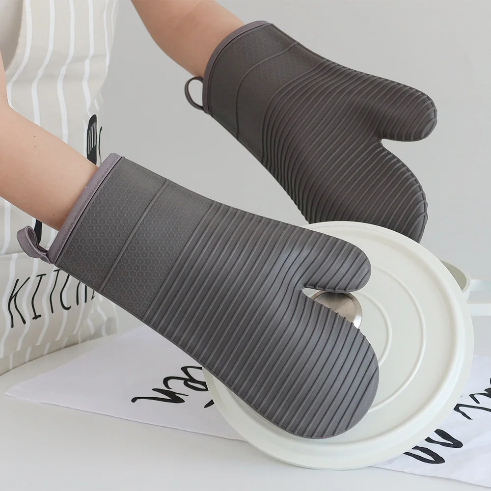 High Temperature Resistant Ribbed Silicone Insulation Gloves For Kitchen Baking Thickened 31.5x19 Cm 2-piece Set
High Temperature Resistant Ribbed Silicone Insulation Gloves For Kitchen Baking Thickened 31.5x19 Cm 2-piece Set